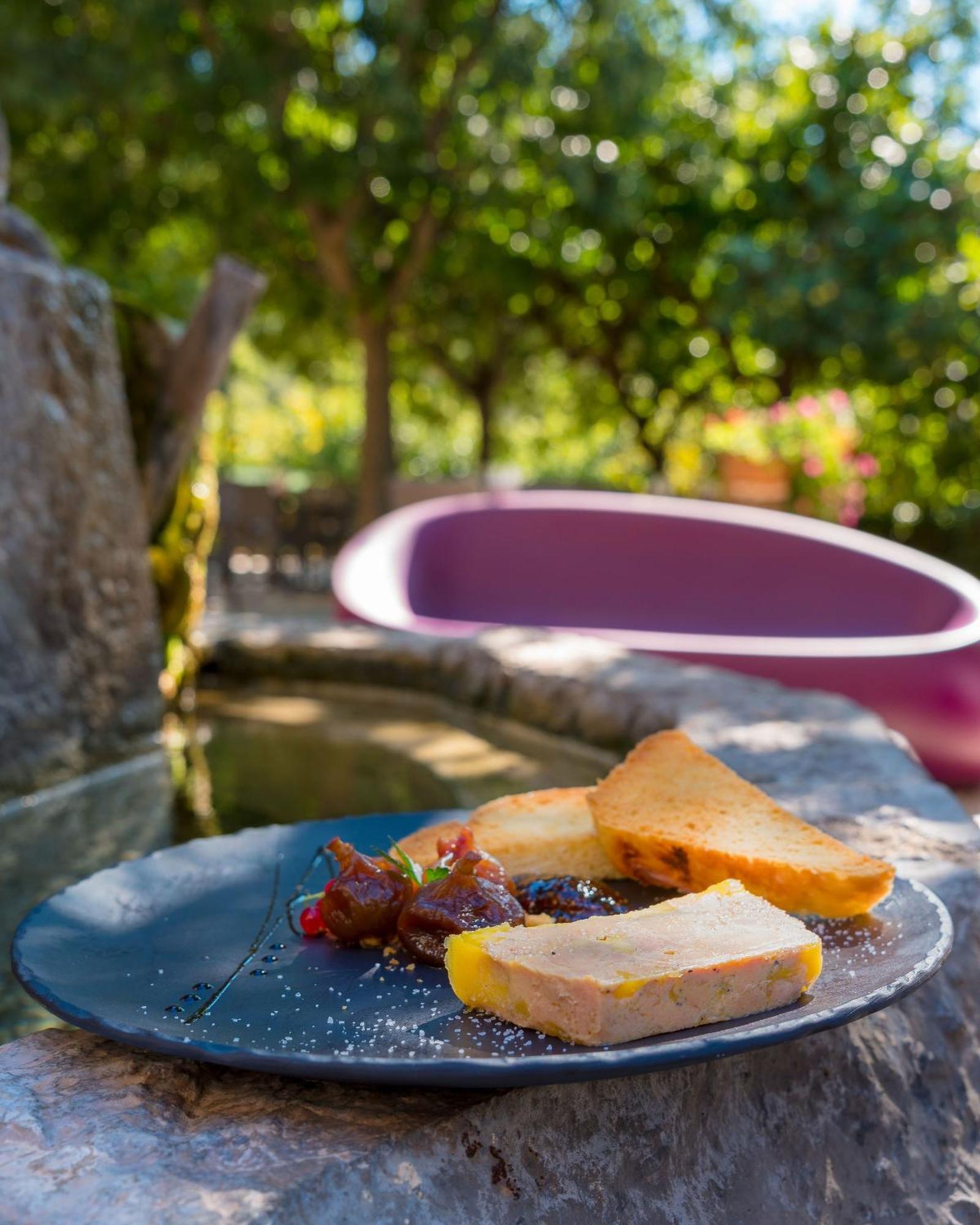 Logis Hotel Restaurant Le Pradinas 3*
