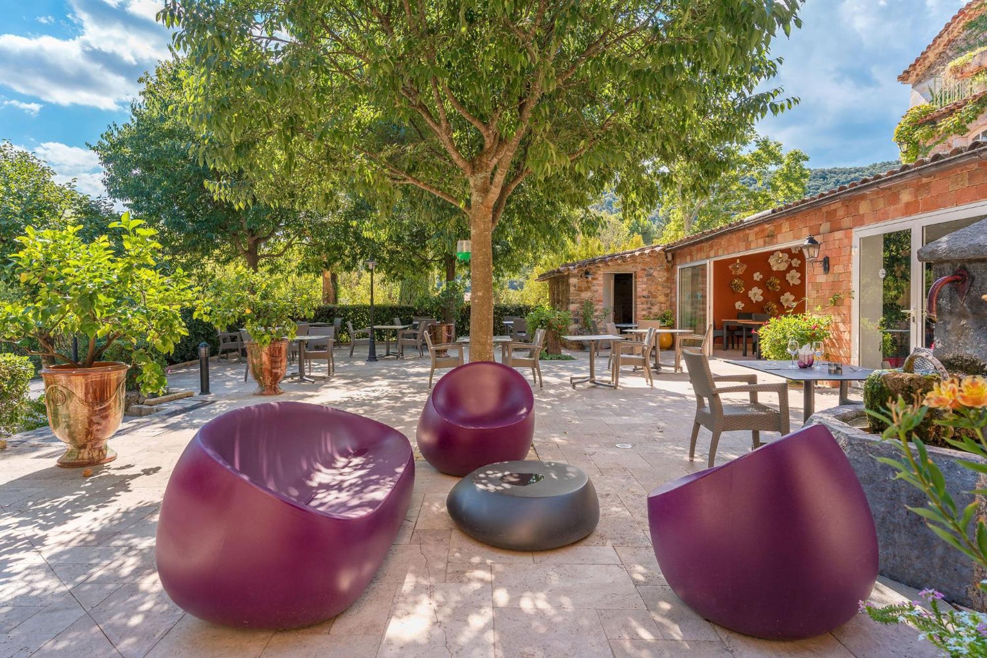 Logis Hotel Restaurant Le Pradinas 3*