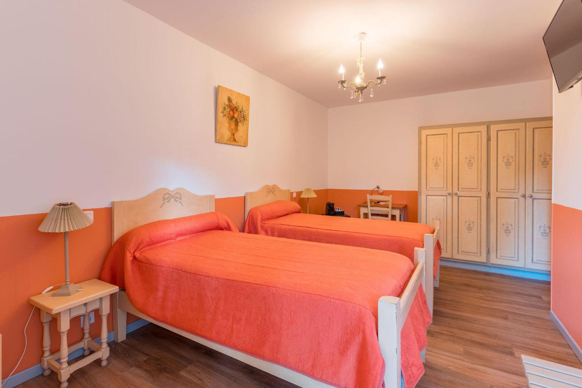 Hotel Logis Hotel Restaurant Le Pradinas 3*